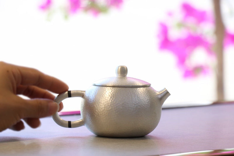 Pure Silver Teapot XiShi Style Hammer Pattern For Sale | KatanaSwordArt Japanese Katana